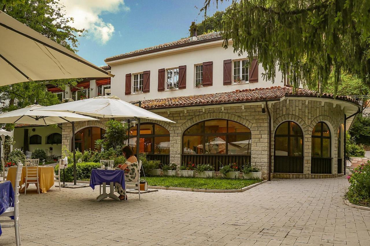 Hotel La Ginestra Acqualagna Exteriér fotografie