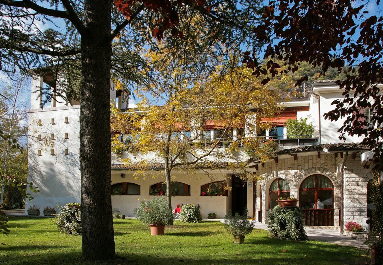 Hotel La Ginestra Acqualagna Exteriér fotografie