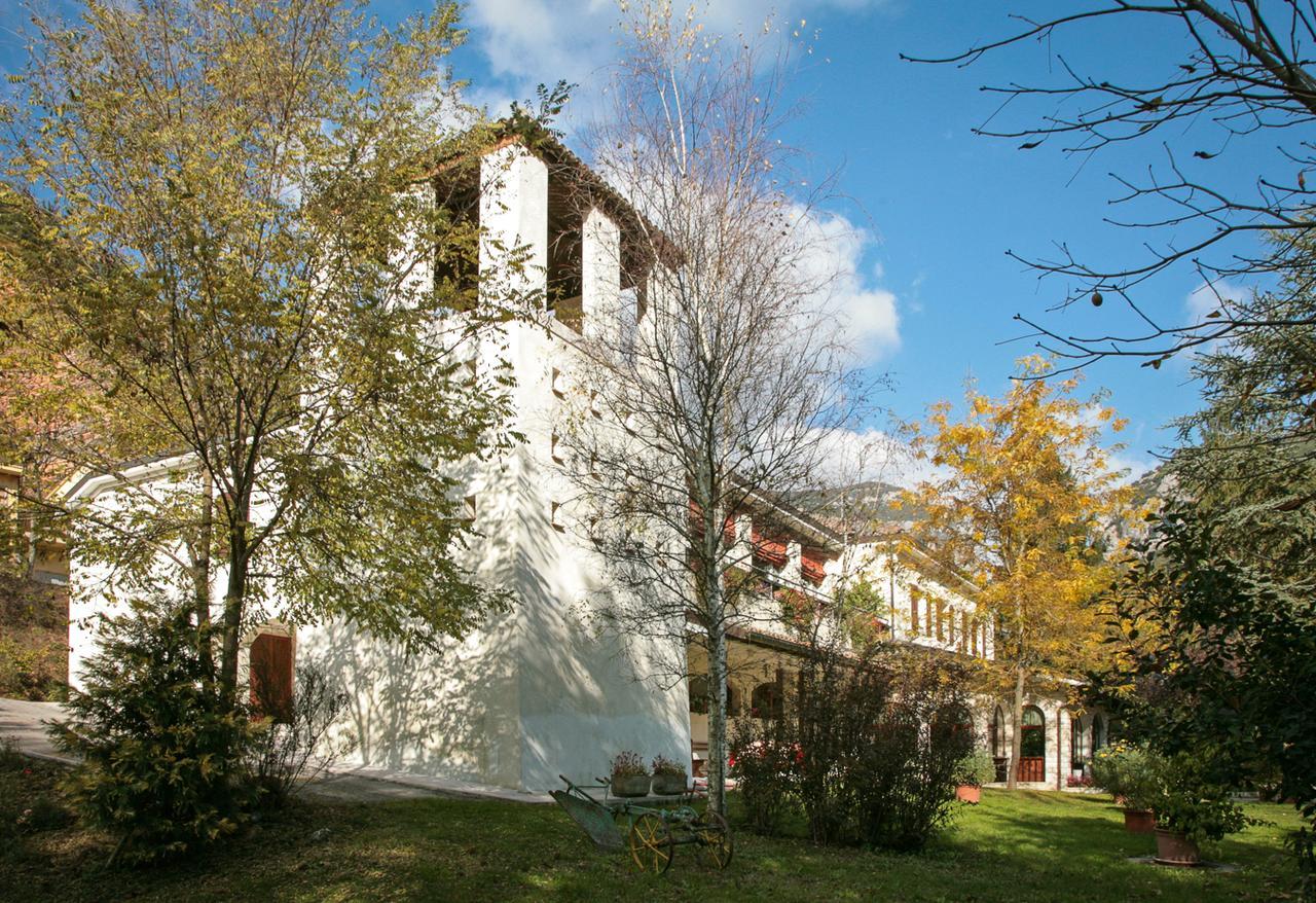 Hotel La Ginestra Acqualagna Exteriér fotografie